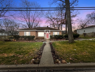 155 Harvey Ave, Grayslake, IL 60030