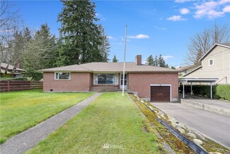 6828 Lower Ridge Rd, Everett, WA 98203
