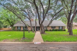1108 W 12th St, Brady, TX 76825