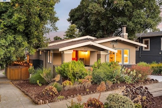 2512 Rawson St, Oakland, CA 94601