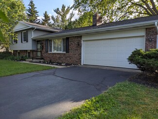 301 Sherman Dr, Marshall, MI 49068