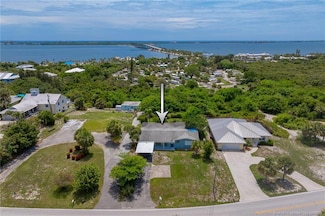 3879 NE Skyline Dr, Jensen Beach, FL 34957