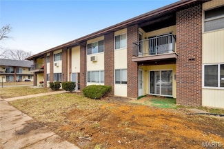 7579 Hazelcrest Dr Unit A, Hazelwood, MO 63042