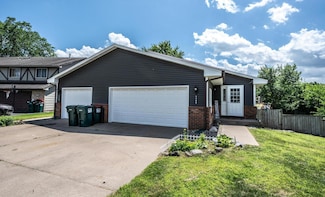 1142 Cheery Ln NE, Columbia Heights, MN 55421