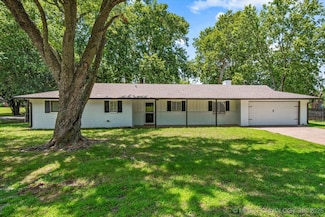 1821 SE Crescent Dr, Bartlesville, OK 74006
