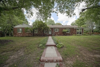 825 E University St, Springfield, MO 65807