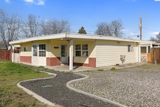 1958 W 15th Place, Kennewick, WA 99337