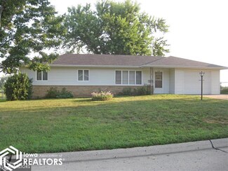 812 W 21st St, Carroll, IA 51401