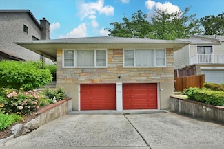 8519 212th St, Queens Village, NY 11427