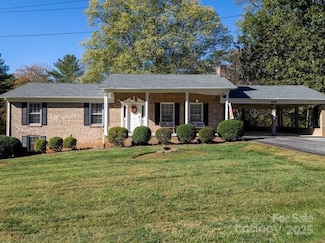 2489 Corolla Hills Dr, Lenoir, NC 28645