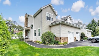 35 Terrace Ln Unit 35, Patchogue, NY 11772