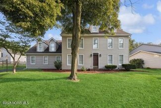 7716 Pope Run Ln, Sylvania, OH 43560