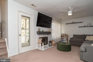 94 Catherine Ct Unit 512, Levittown, PA 19057