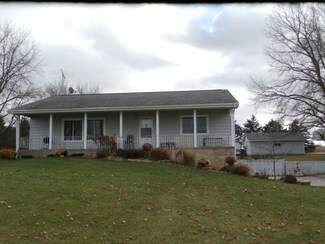 2052 200th St, New Hampton, IA 50659