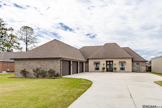 2037 Antonio Rd, Port Allen, LA 70767