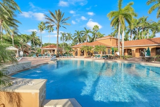 1205 Wildwood Lakes Blvd Unit 305, Naples, FL 34104