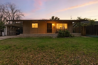 469 Pomegranate St, Woodlake, CA 93286