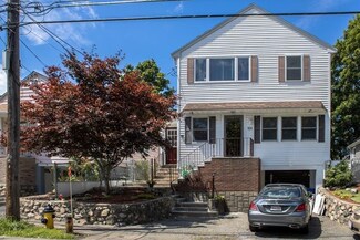124 Seminole Ave, Waltham, MA 02451