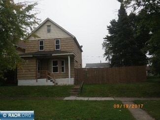 206 4th St NW, Chisholm, MN 55719