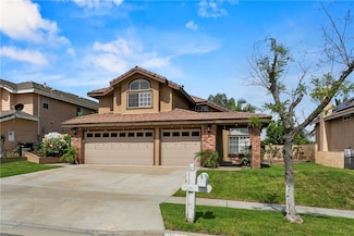 902 Highland View Dr, Corona, CA 92882