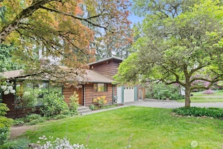 16044 33rd Ave NE, Lake Forest Park, WA 98155