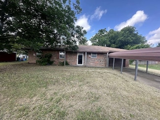 1504 Martha St, Bowie, TX 76230