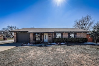 326 E Cleveland St, Mangum, OK 73554