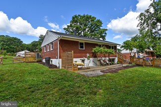 8913 Lagrange St, Lorton, VA 22079