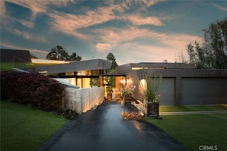 314 N Barrington Ave, Los Angeles, CA 90049