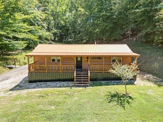 143 Mullins Point Rd, Campton, KY 41301