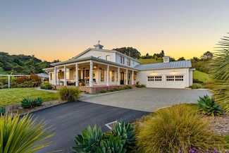 365 Race Horse Ln, Watsonville, CA 95076