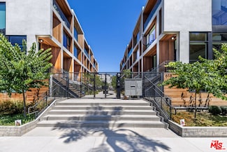 610 S Van Ness Ave Unit 6, Los Angeles, CA 90005