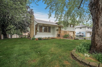 2932 Winnetka Ave N, New Hope, MN 55427