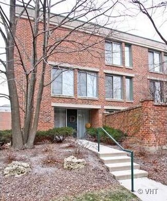 7070 Arbor Ln Unit 7070, Northfield, IL 60093