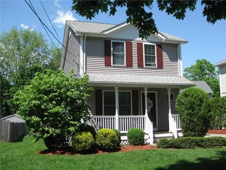 5 Williston St, Cranston, RI 02920
