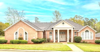 745 Southern Trace Pkwy, Shreveport, LA 71106