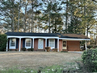 912 E Sanders St, Four Oaks, NC 27524