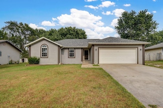 5454 Bradley Ave, Pleasant Hope, MO 65725