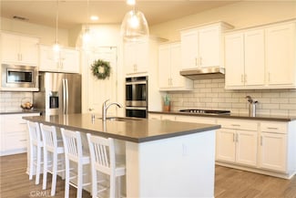 17127 Tawanka Rd, Apple Valley, CA 92307