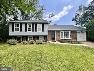 15712 Edgewood Dr, Dumfries, VA 22025
