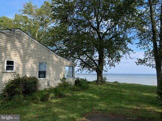5239 Al Jones Dr, Shady Side, MD 20764