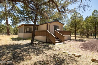 2970 Cozy Cir, Overgaard, AZ 85933
