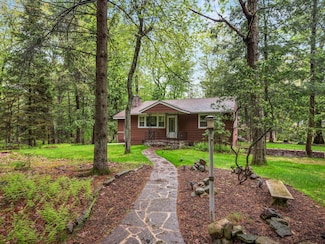 505 Moseywood Rd, Lake Harmony, PA 18624