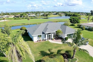 32 Oakland Hills Ct, Rotonda West, FL 33947