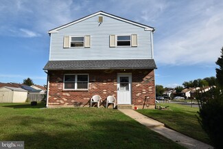 512 Corinthian Ave, Essington, PA 19029