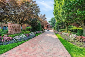 99 S Park Ave Unit 206, Rockville Centre, NY 11570