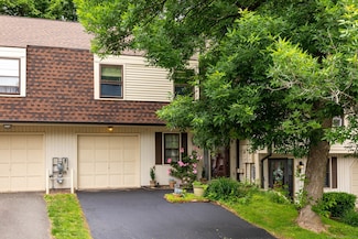 26 Schoolhouse Crossing, Wethersfield, CT 06109