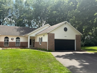 3448 Daren Dr, Freeport, IL 61032