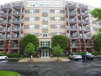 273 Cambridge Rd Unit 711, Woburn, MA 01801