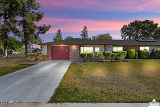 15621 N Lakeforest Dr, Sun City, AZ 85351